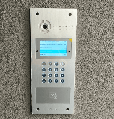 BAS-IP AA-07 model mounted on a wall